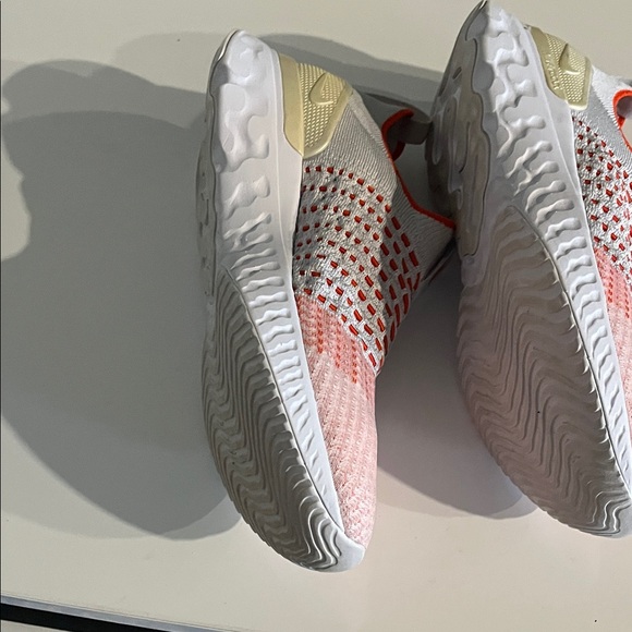 Nike react, phantom Flyknit Women’s Sneakers  Gray /Orange/ White. Size 10 - Picture 12 of 16
